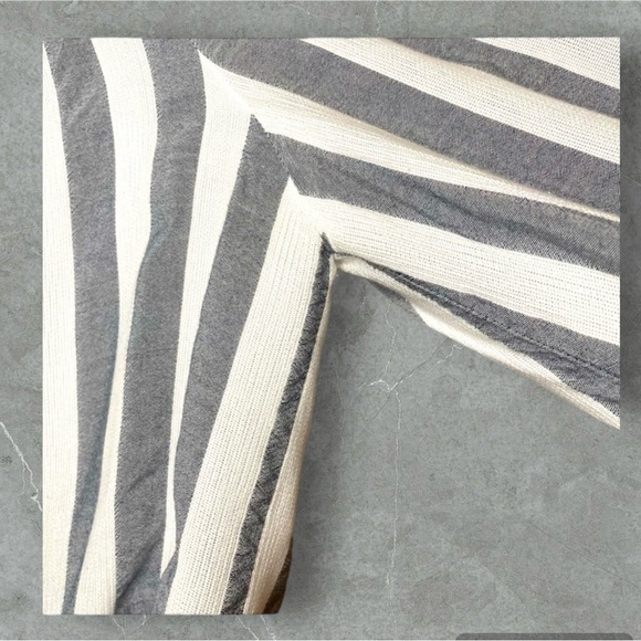 Itm 0017 Banana Republic women’s off the shoulder top size LG - Picture 4 of 7